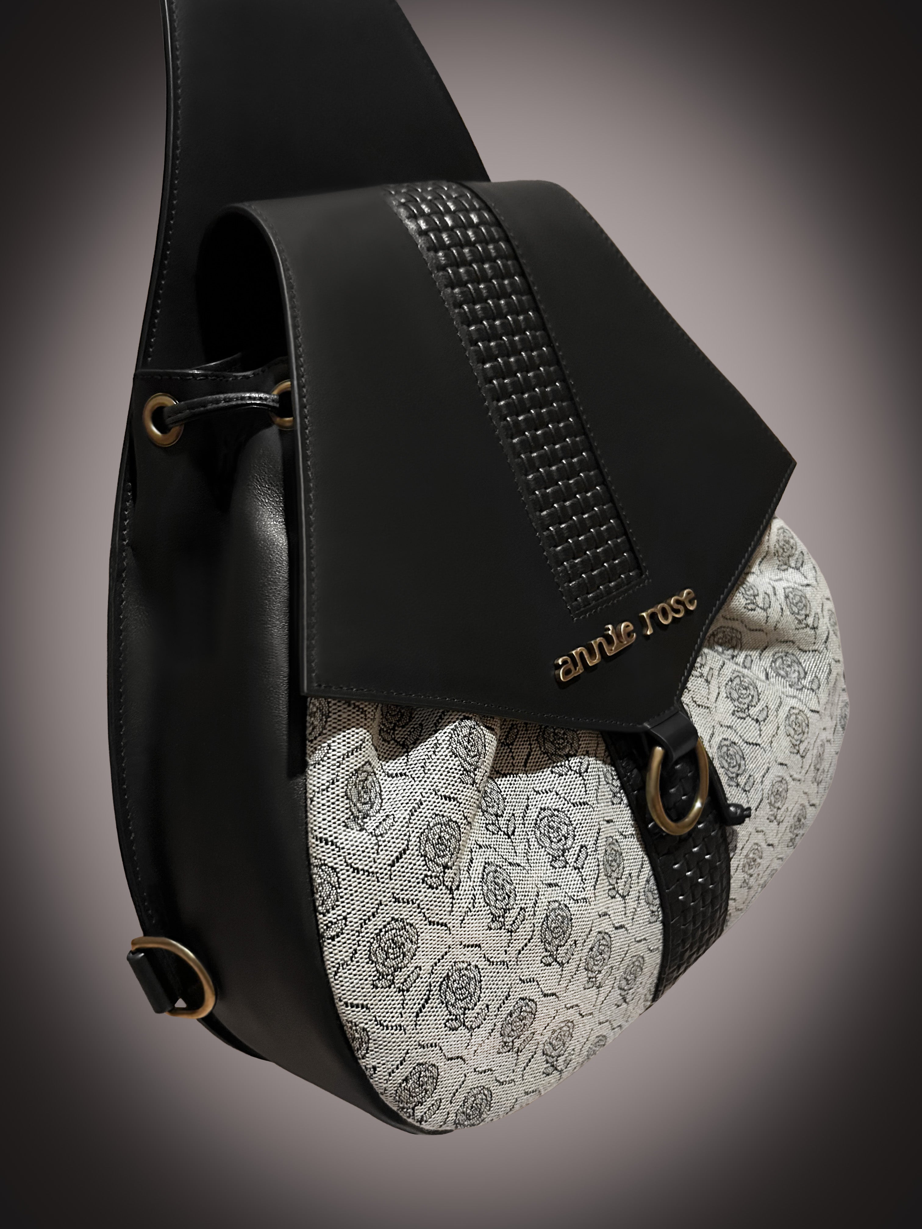 The Eunonia Shoulder Sling