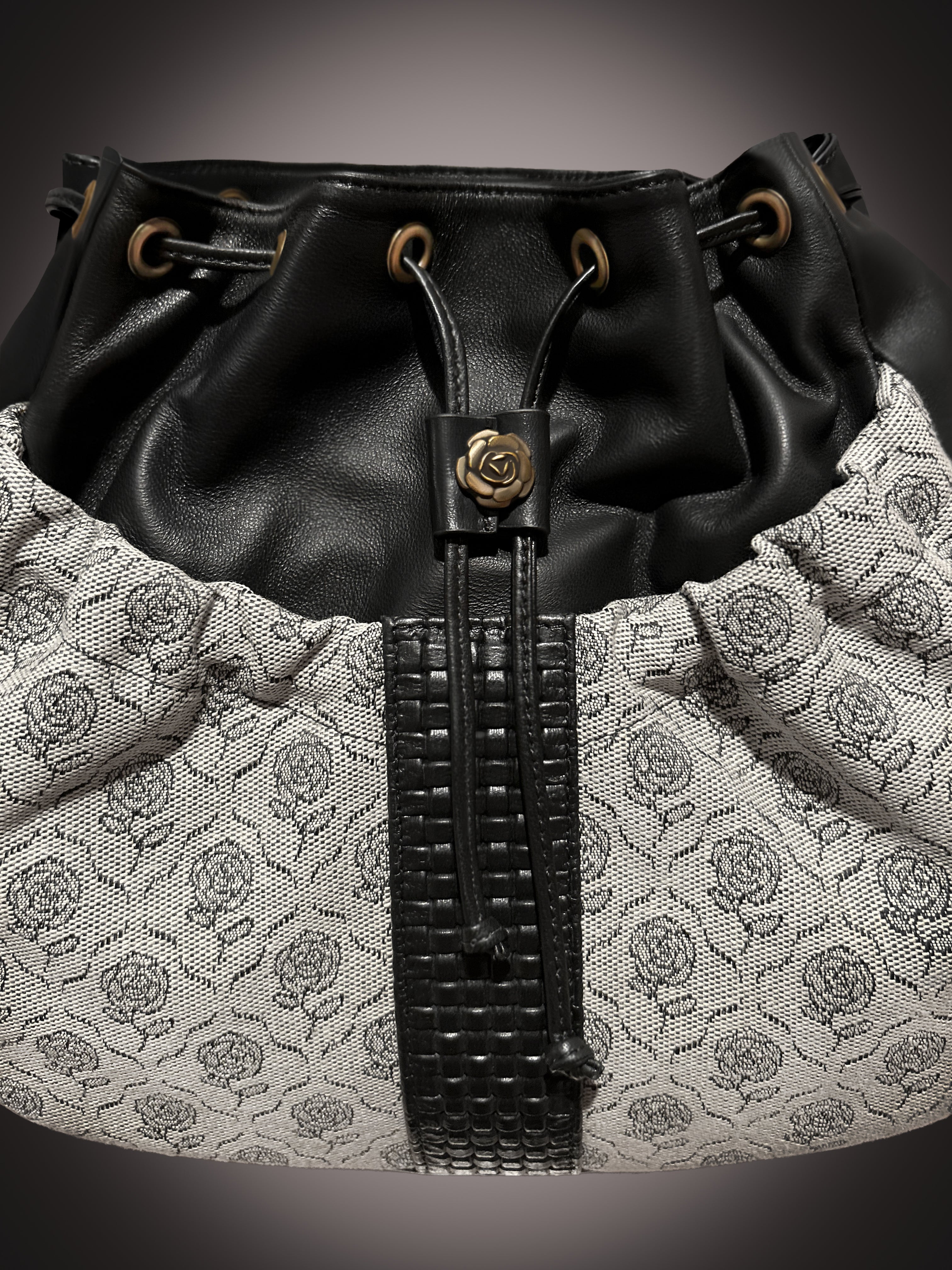 The Eunonia Shoulder Sling